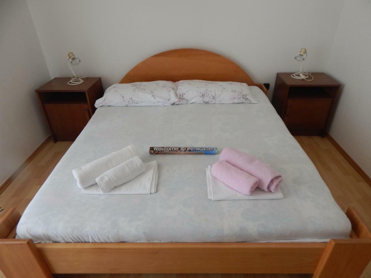 Apartman Duje Petrcane Exterior photo