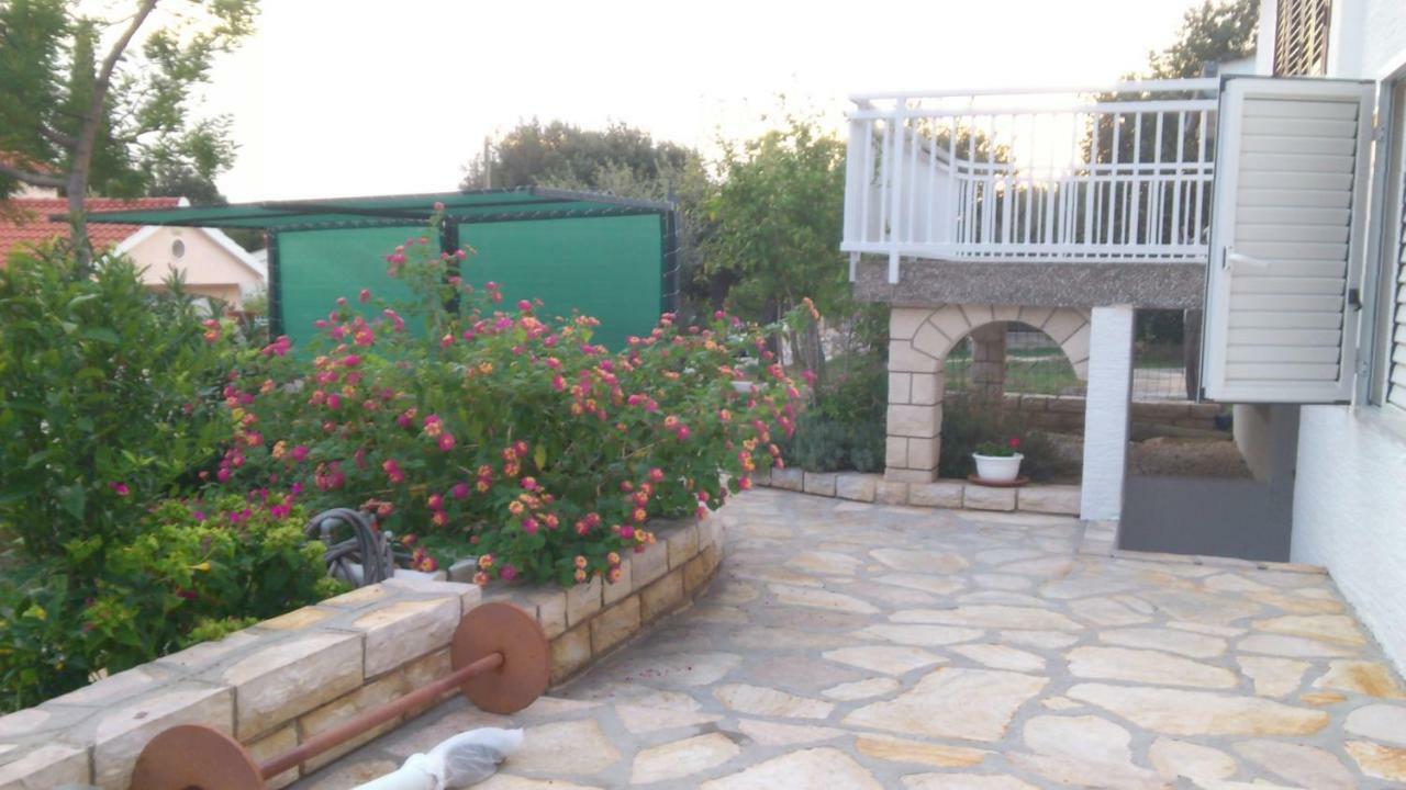 Apartman Duje Petrcane Exterior photo