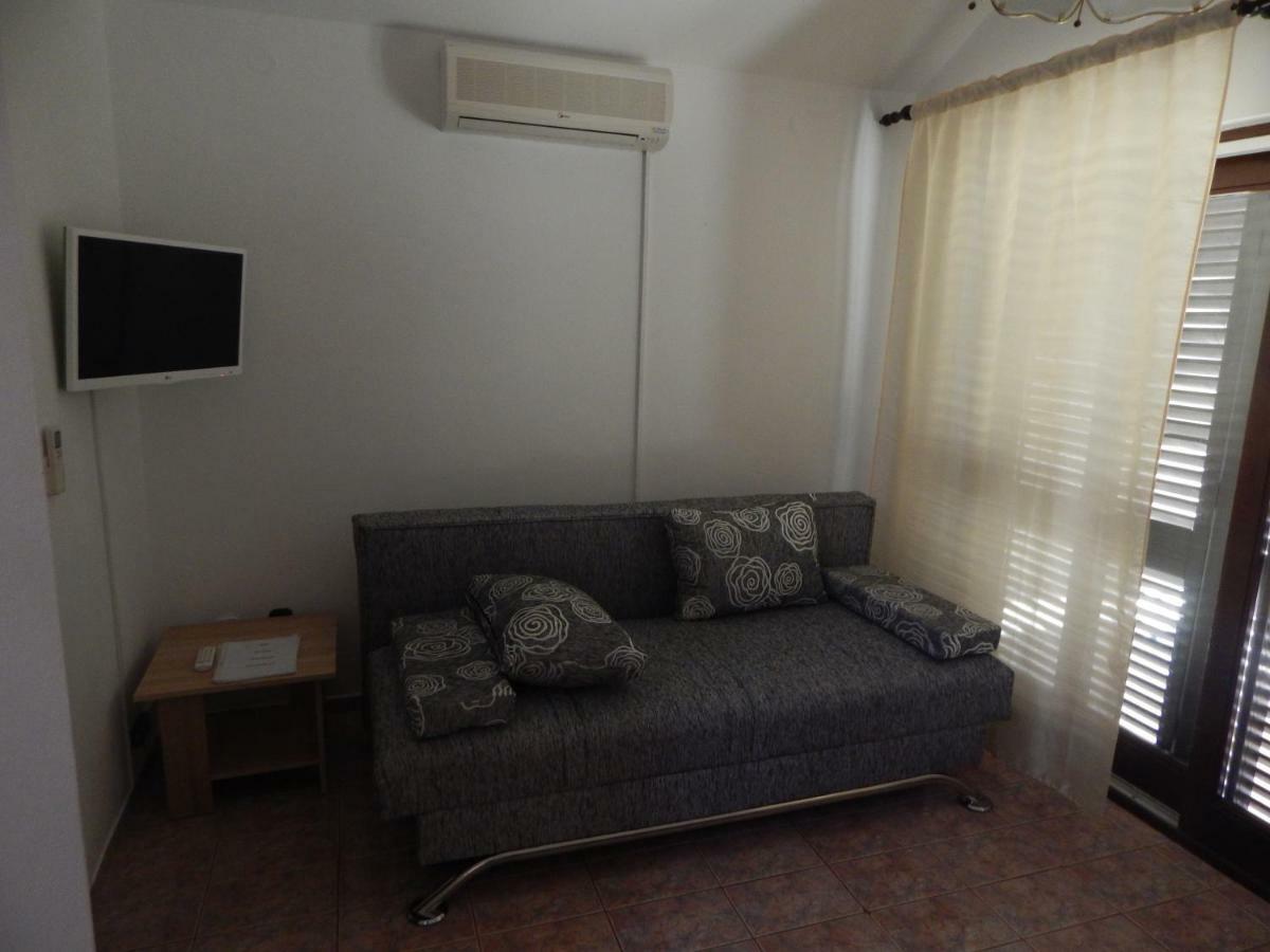 Apartman Duje Petrcane Exterior photo