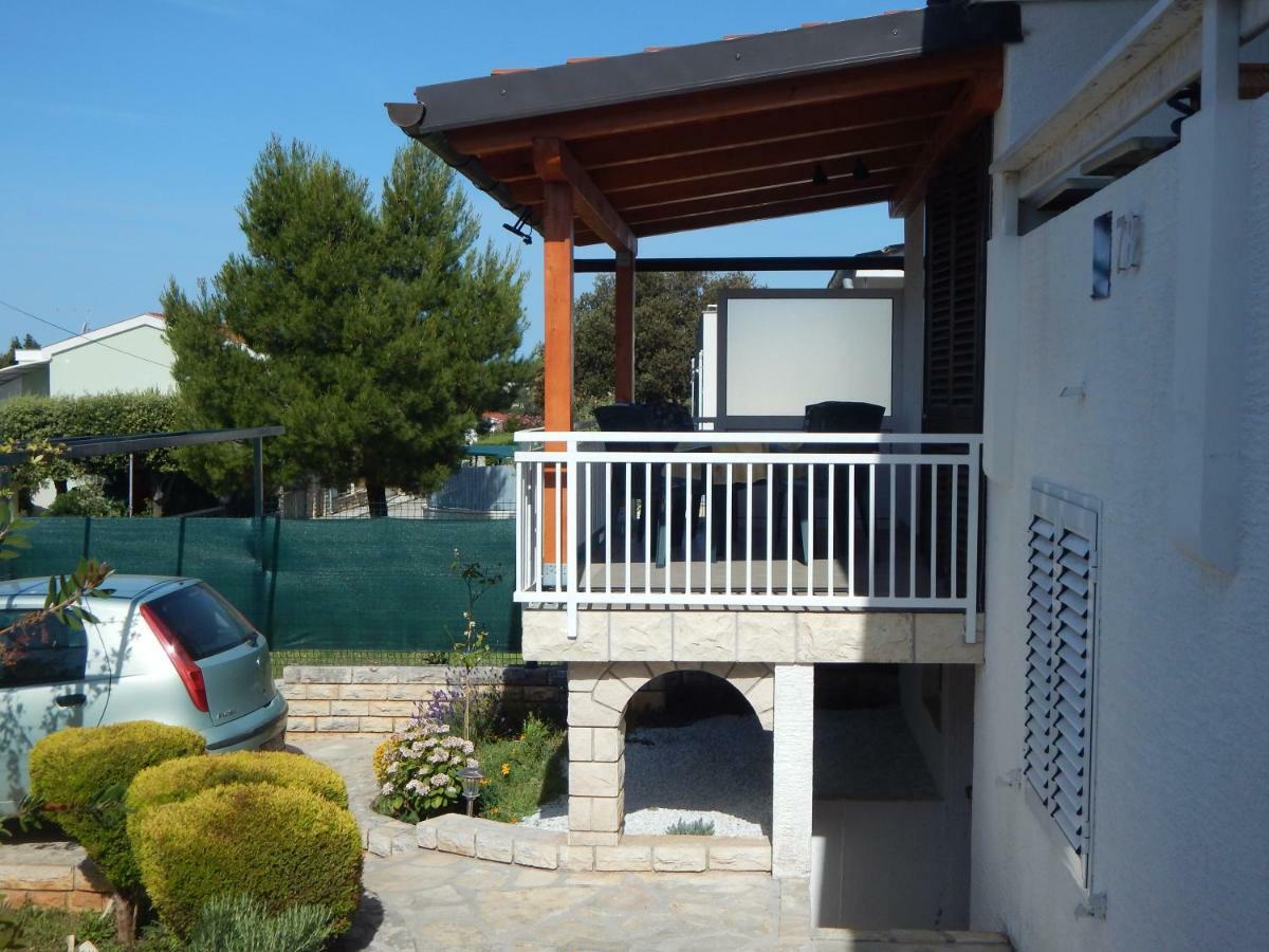 Apartman Duje Petrcane Exterior photo