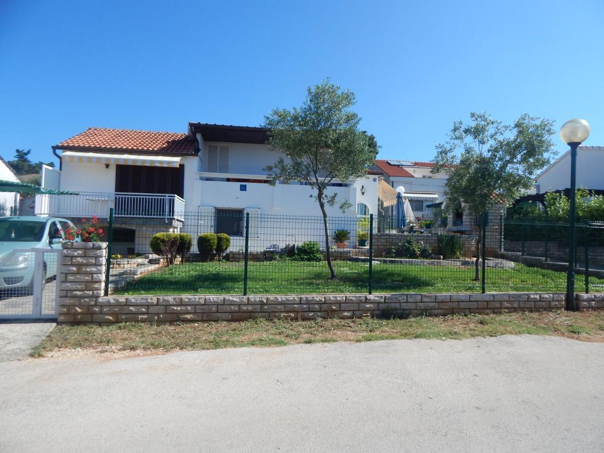 Apartman Duje Petrcane Exterior photo