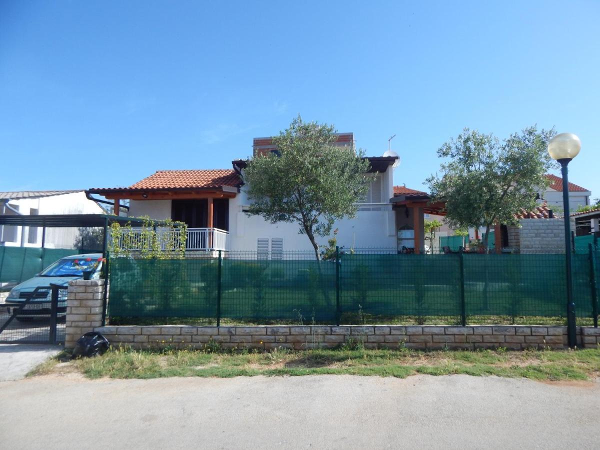 Apartman Duje Petrcane Exterior photo